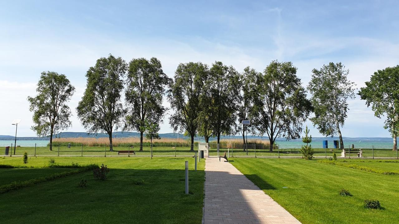 Lelle Resort Cb34 Balatonlelle Luaran gambar