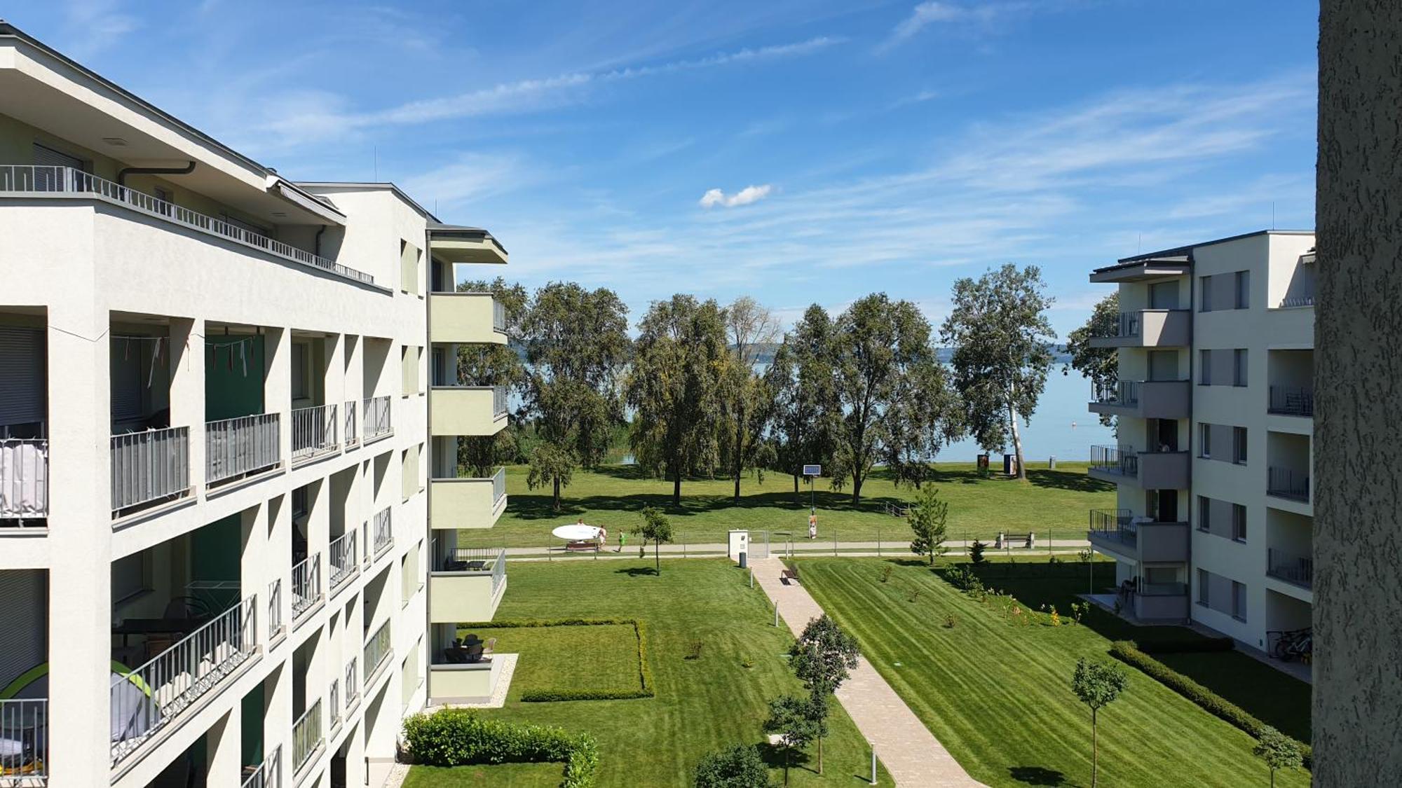 Lelle Resort Cb34 Balatonlelle Luaran gambar