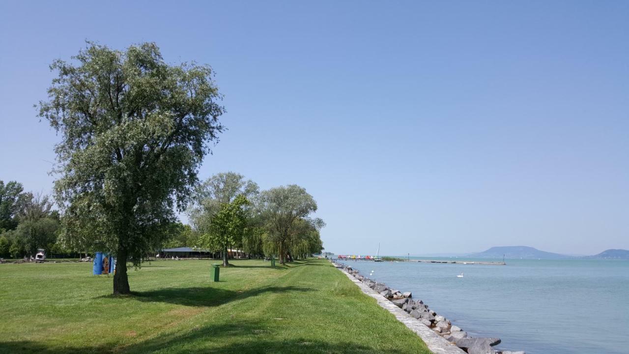 Lelle Resort Cb34 Balatonlelle Luaran gambar