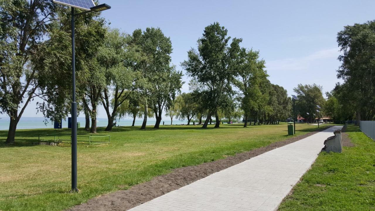 Lelle Resort Cb34 Balatonlelle Luaran gambar