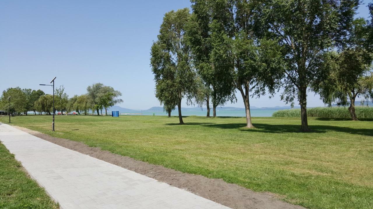 Lelle Resort Cb34 Balatonlelle Luaran gambar