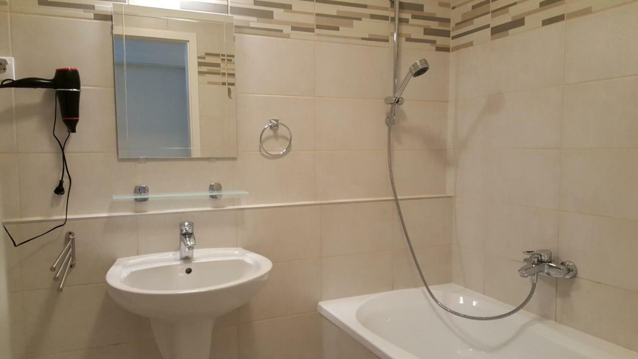 Lelle Resort Cb34 Balatonlelle Luaran gambar