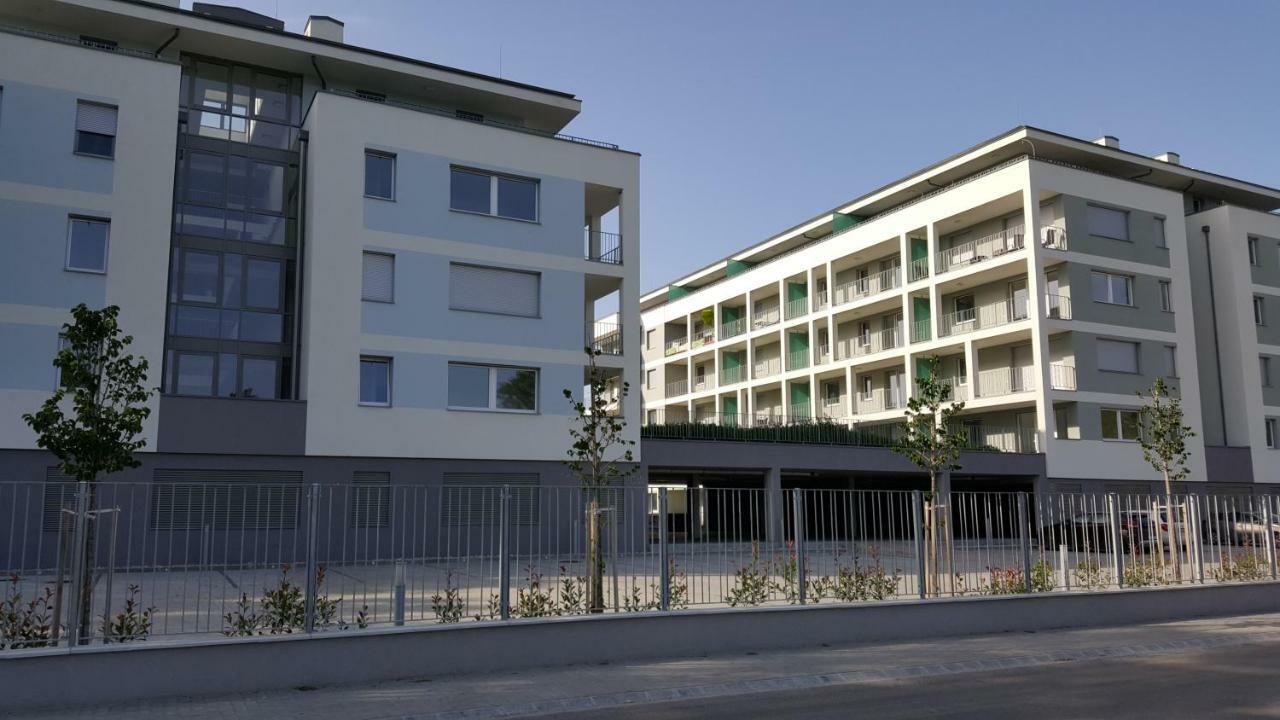 Lelle Resort Cb34 Balatonlelle Luaran gambar